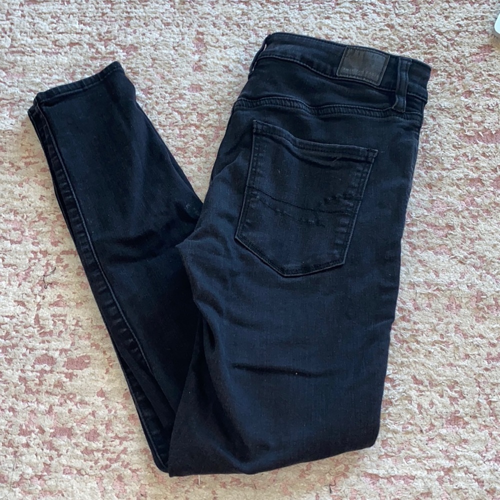 Black skinny jeans.